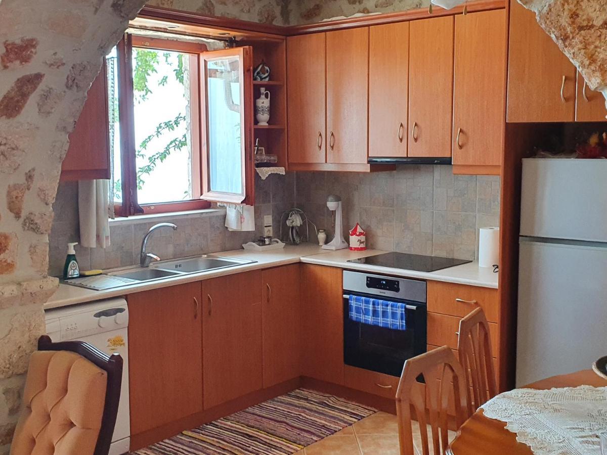 Nireas : Stone Villa Orthoniai Екстер'єр фото